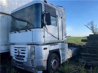 Renault MAGNUM 440 *FOR PARTS*