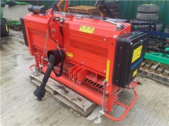 Wiedenmann SL6 punch action tine aerator