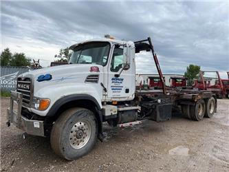 Mack CV713