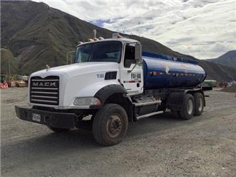 Mack GR64BRX