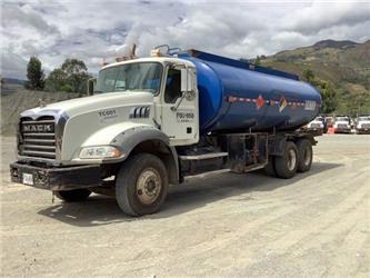Mack GR64BRX