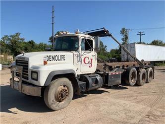 Mack RD688S