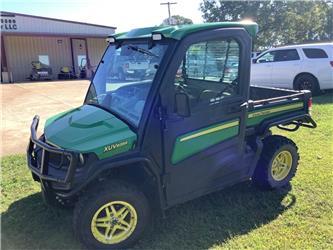 John Deere 835R