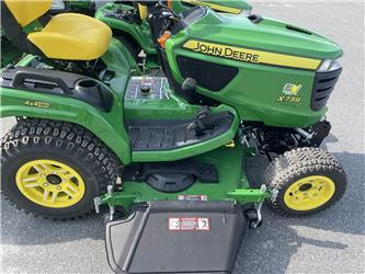 John Deere X739