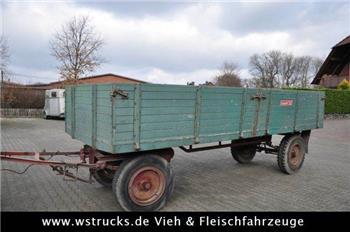 Langendorf Anhänger Getreide dicht