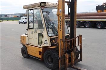 Komatsu FD25-8