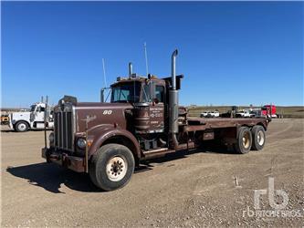 Kenworth W900