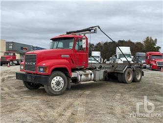 Mack CH613