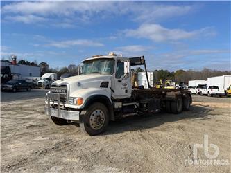 Mack CV713