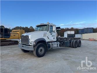 Mack GU713