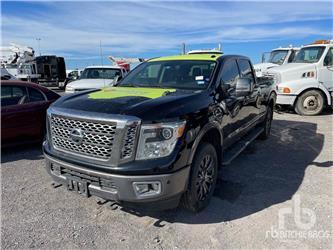 Nissan TITAN