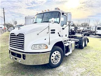 Mack CXU613