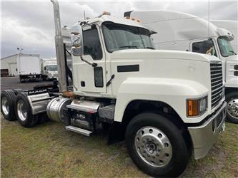 Mack PI64T