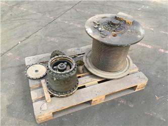 Grove GMK 3050 winch