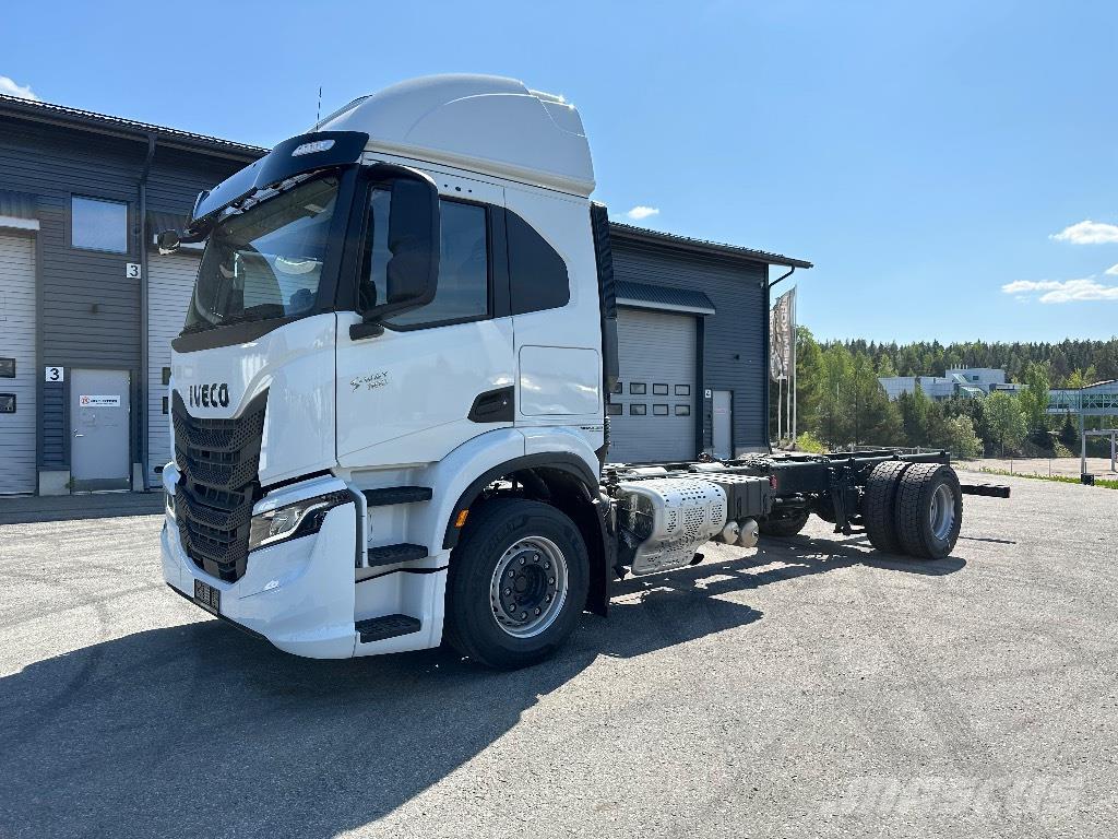 Iveco S-Way AT190S36/FP-CM Kuorma-autoalustat
