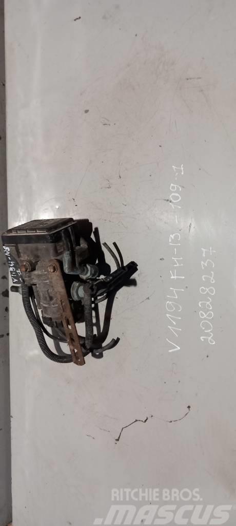 Volvo FH13.440 EBS brake valve 20828237 Jarrut