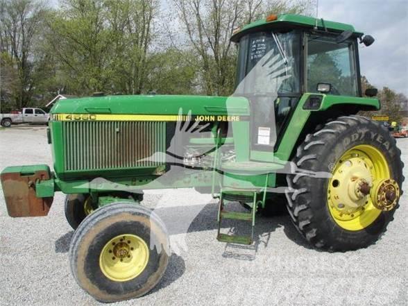 John Deere 4560 Traktorit