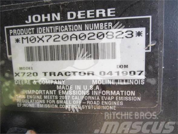 John Deere X720 Päältäajettavat ruohonleikkurit