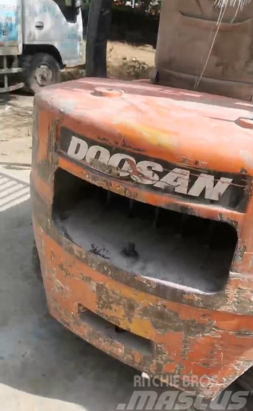 Doosan D30S Dieseltrukit