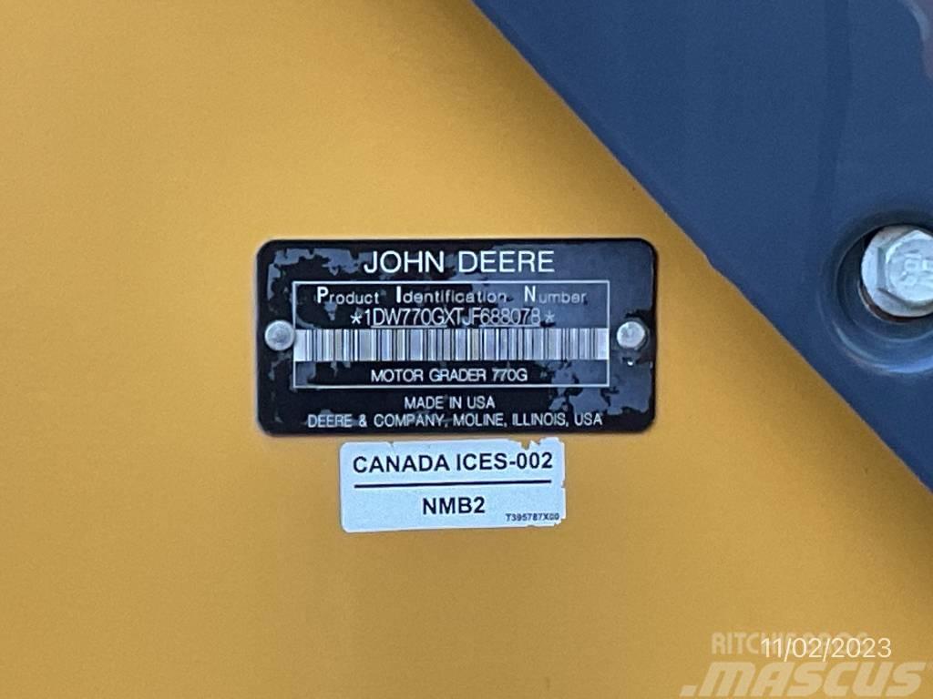 John Deere 770 G Tiehöylät