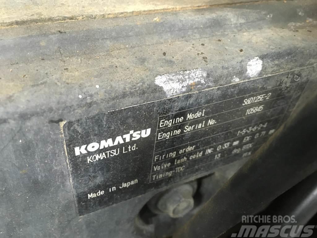 Komatsu S6D125E-2 FOR PARTS Moottorit