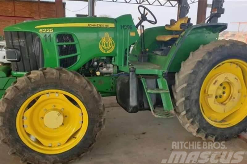 John Deere 6225 Traktorit