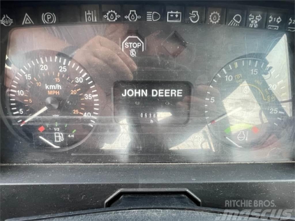 John Deere 6100 Traktorit