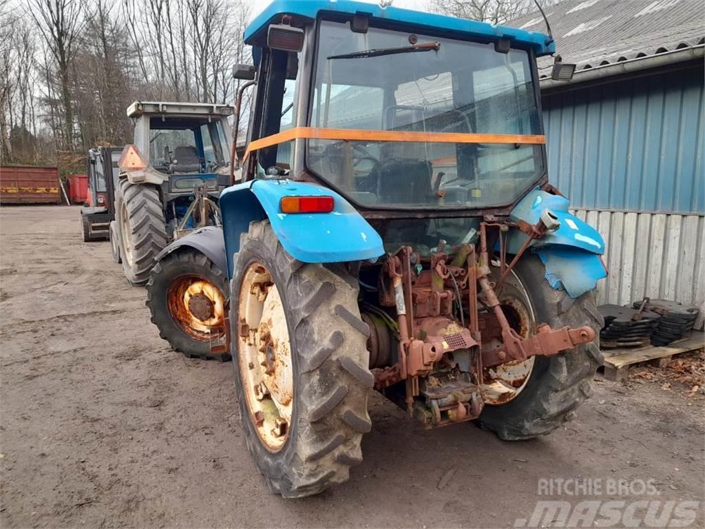 New Holland 4835 Traktorit