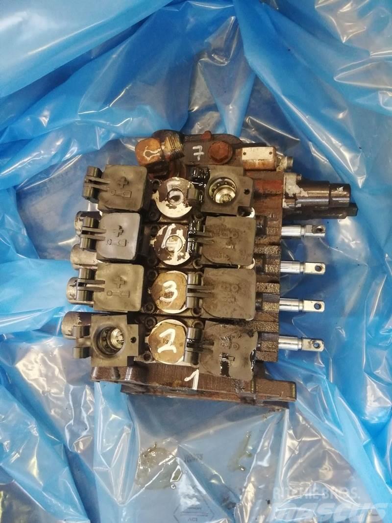 Fiat G170 Remote control valve Hydrauliikka
