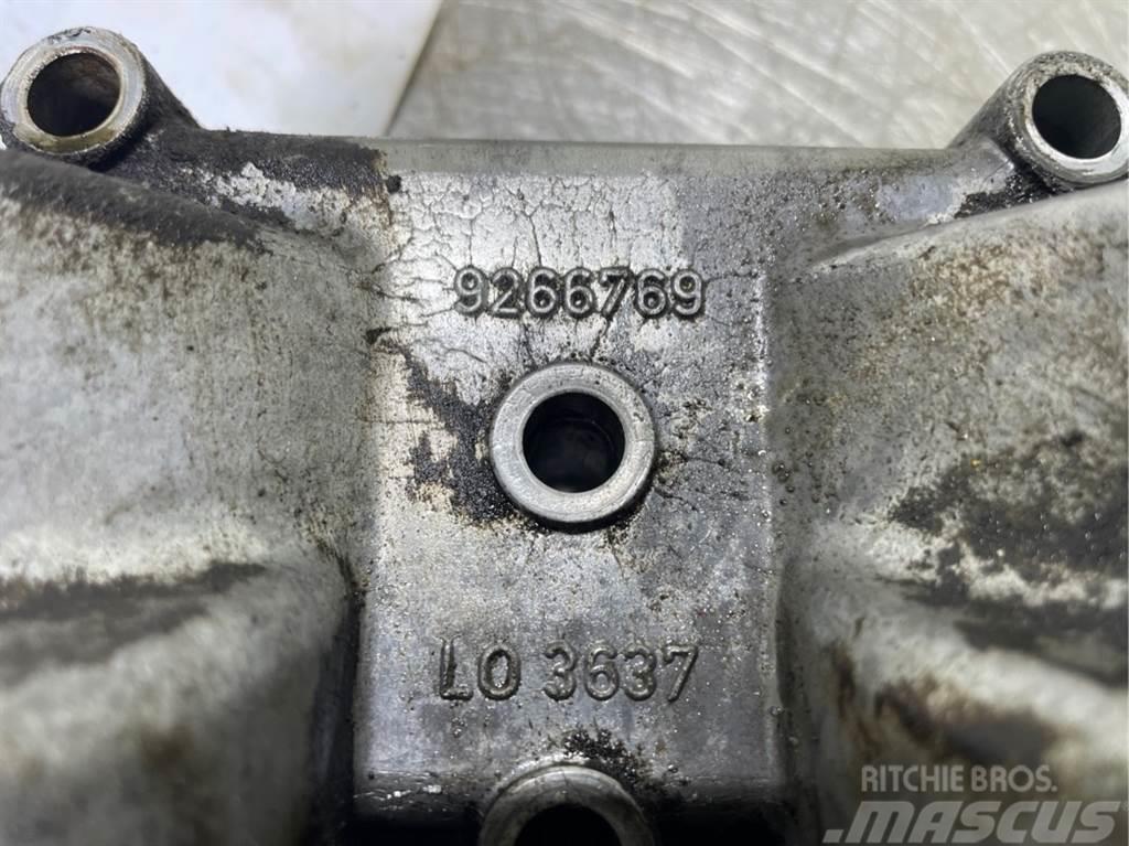 Liebherr L544-9266769-Oil filter bracket/Oelfilterkonsole Moottorit