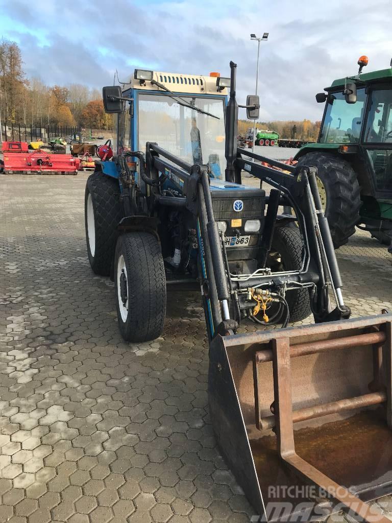New Holland 3435 med snöredskap Traktorit