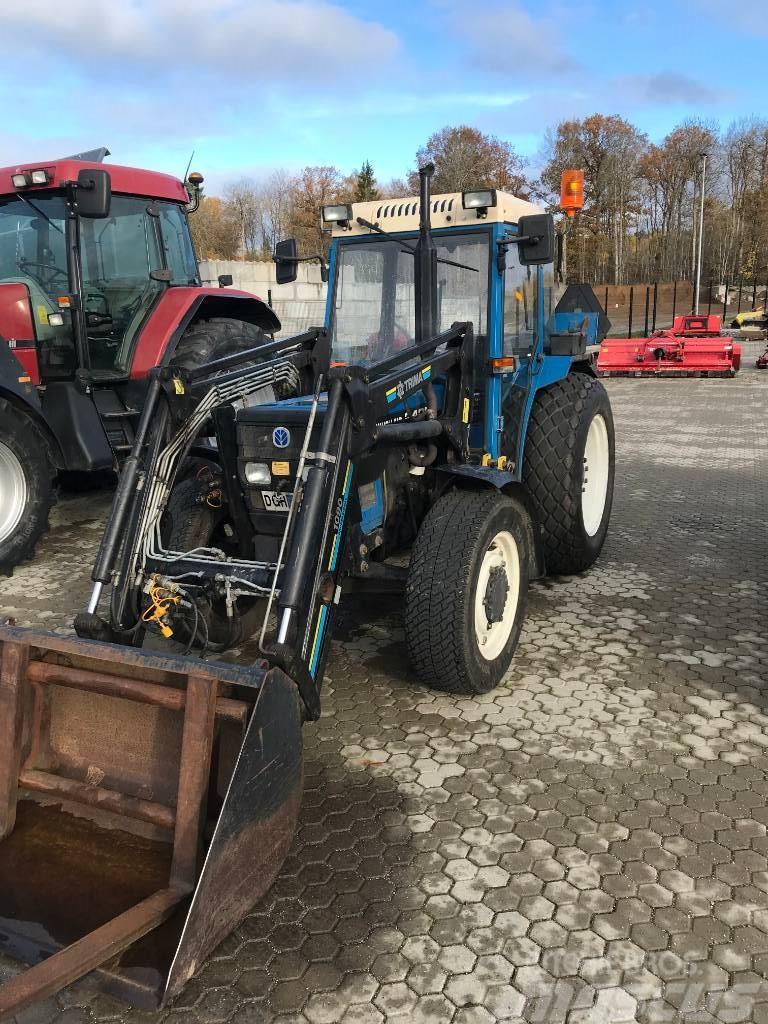 New Holland 3435 med snöredskap Traktorit