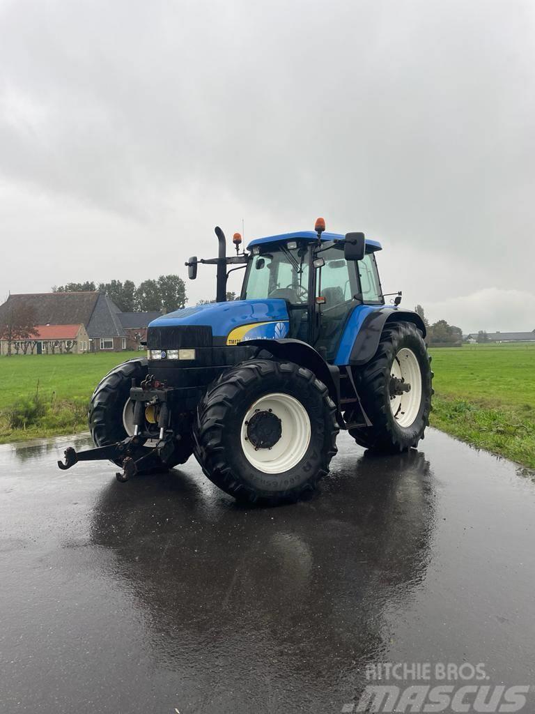 New Holland TM175 Frontlinkage and frontpto Traktorit