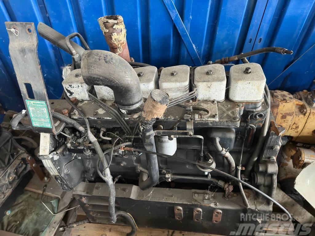 CASE 6-590 ENGINE Moottorit