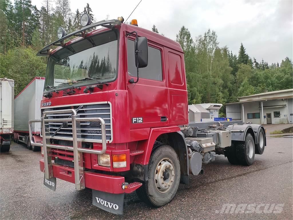 Volvo F12 6x2 vaijerilaite Vaihtolava-autot