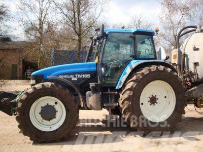 New Holland TM 165 Traktorit