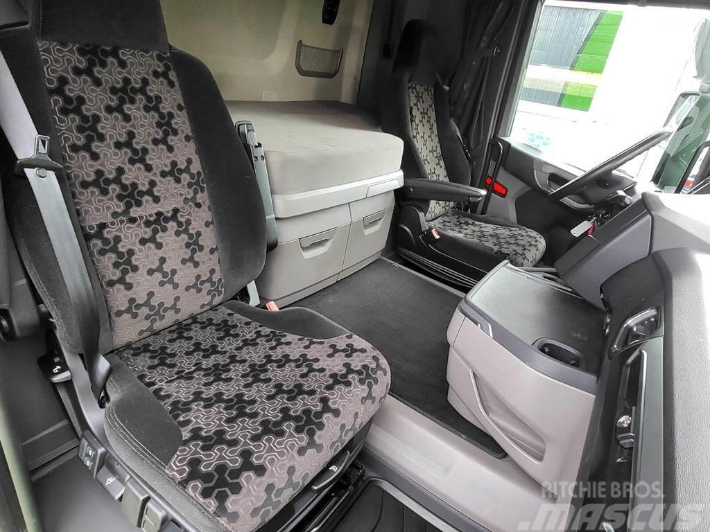 Scania R520 6X2 Vetopöytäautot