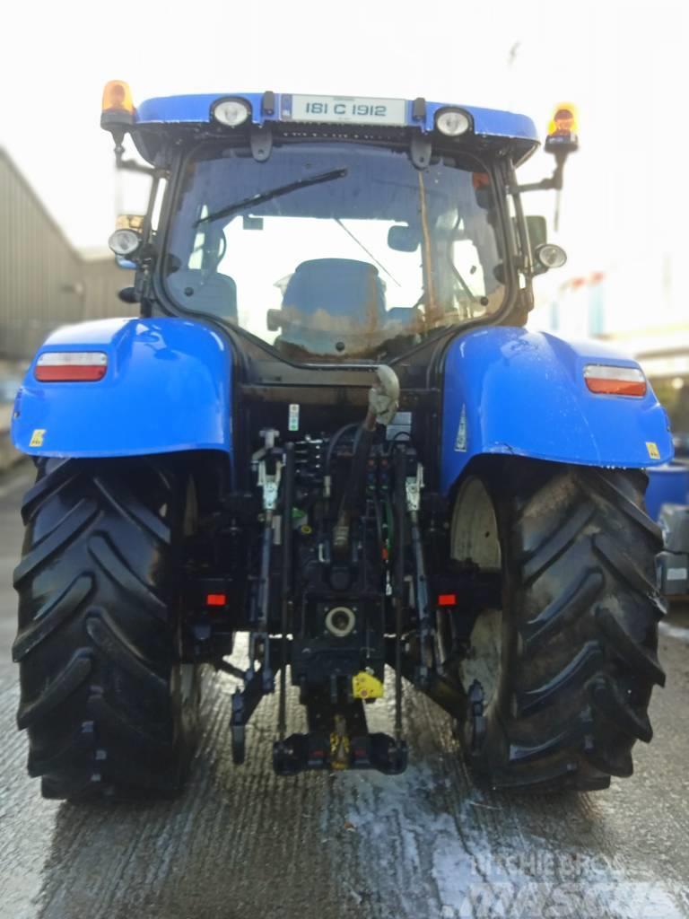 New Holland T6.140 with loader Traktorit