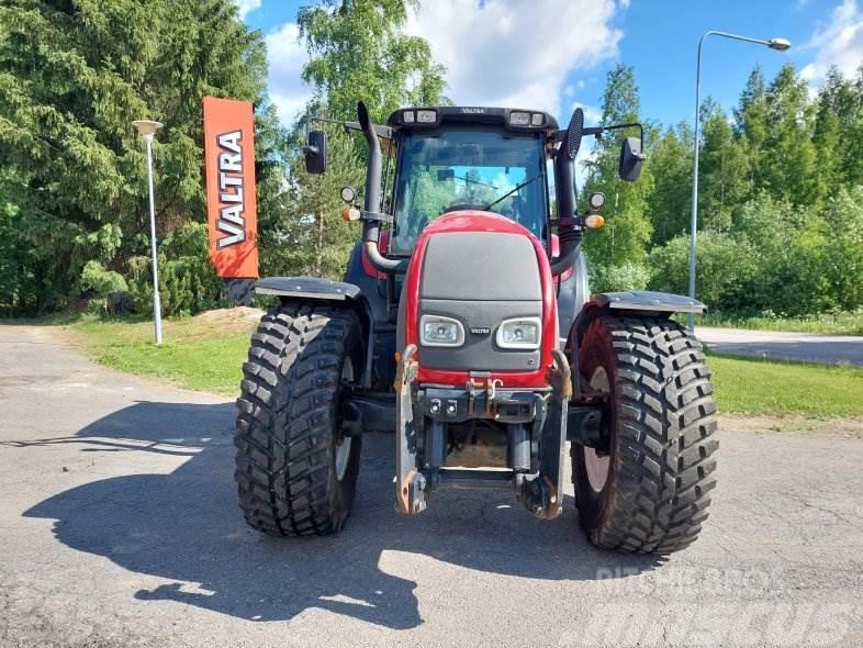 Valtra T150 HT Traktorit