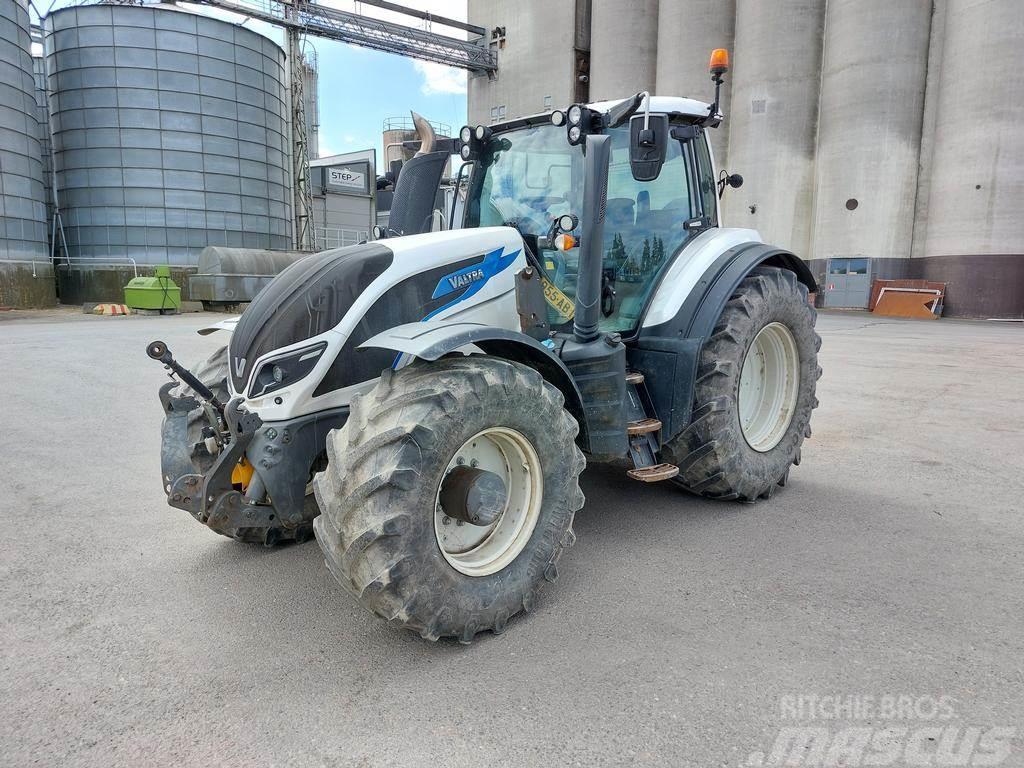 Valtra T214 DIRECT Traktorit
