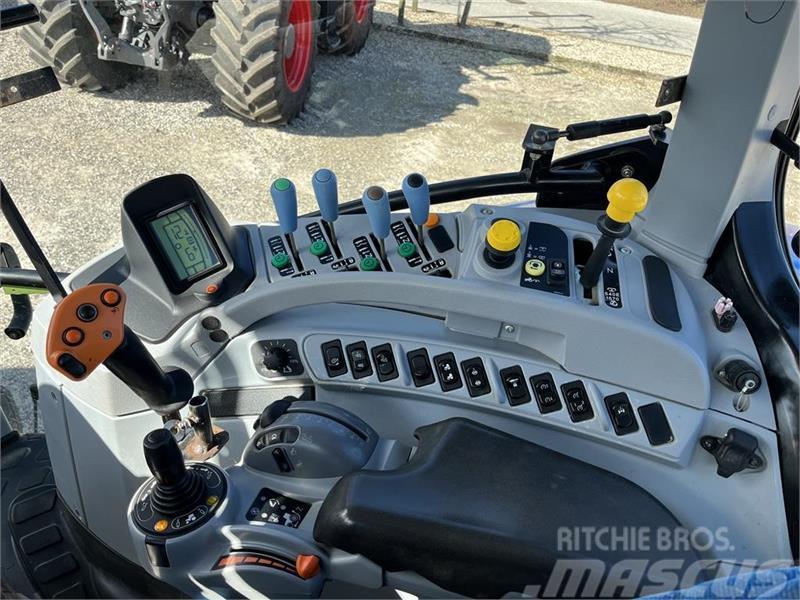 New Holland T7060 Med frontlæsser Traktorit