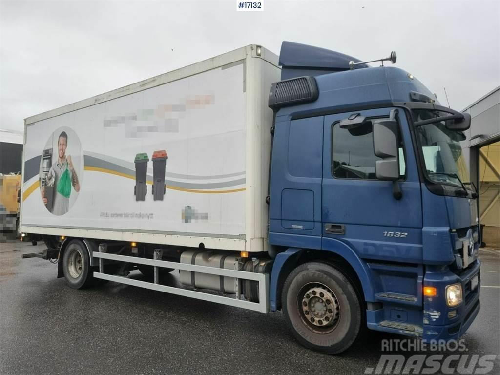 Mercedes-Benz Actros 1832 4x2 Box truck with lift and side openi Umpikorikuorma-autot