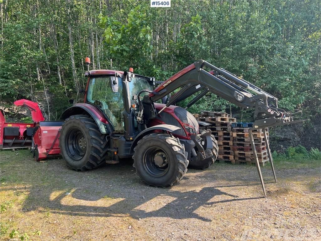 Valtra N104 w/ front loader Traktorit
