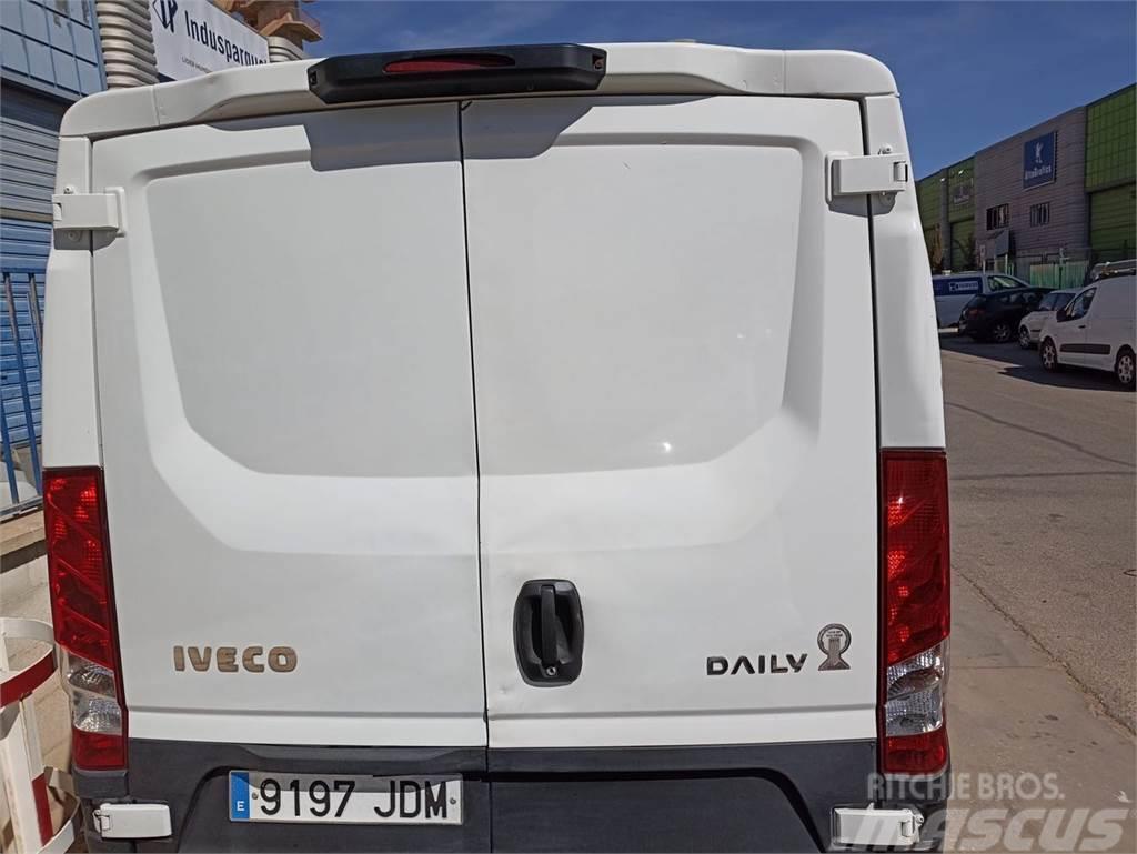 Iveco Daily Furgón 35C13 V 3520 H1 Leaf 9.0 126 Pakettiautot