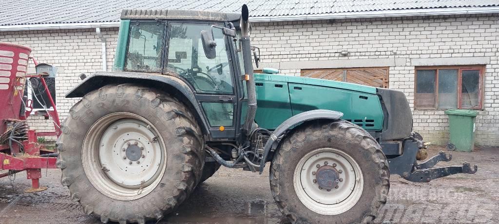 Valtra 8950-4 Traktorit