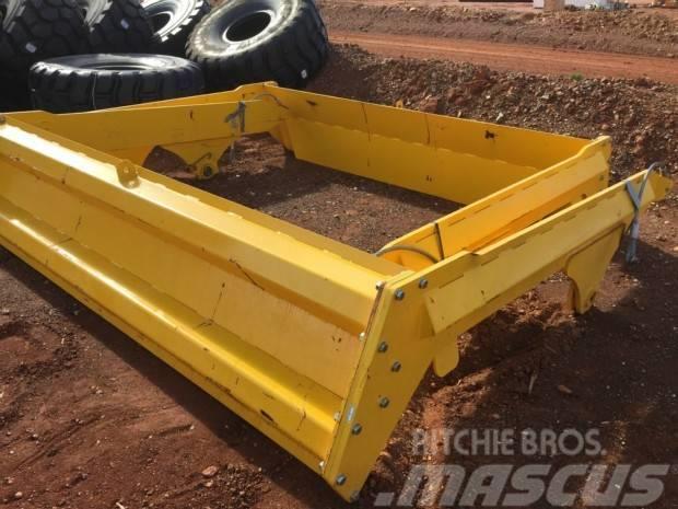 Bedrock Tailgate for Volvo A40D Articulated Truck Maastotrukit