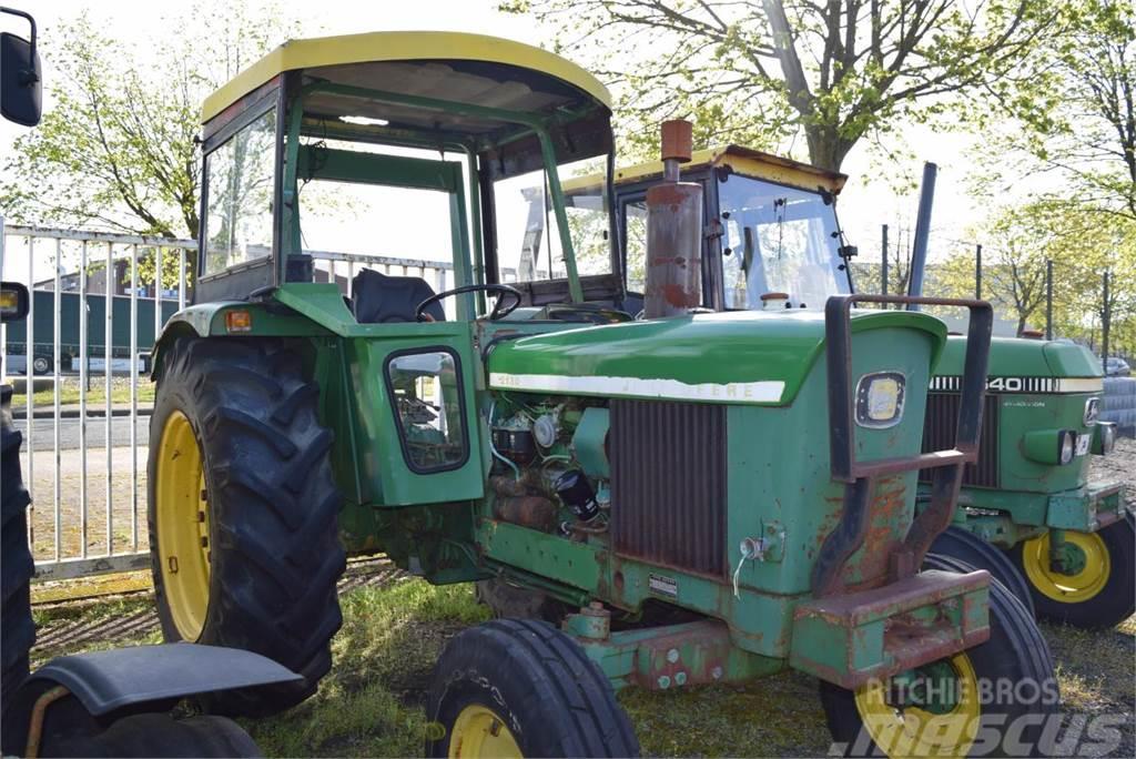 John Deere 2130 Traktorit