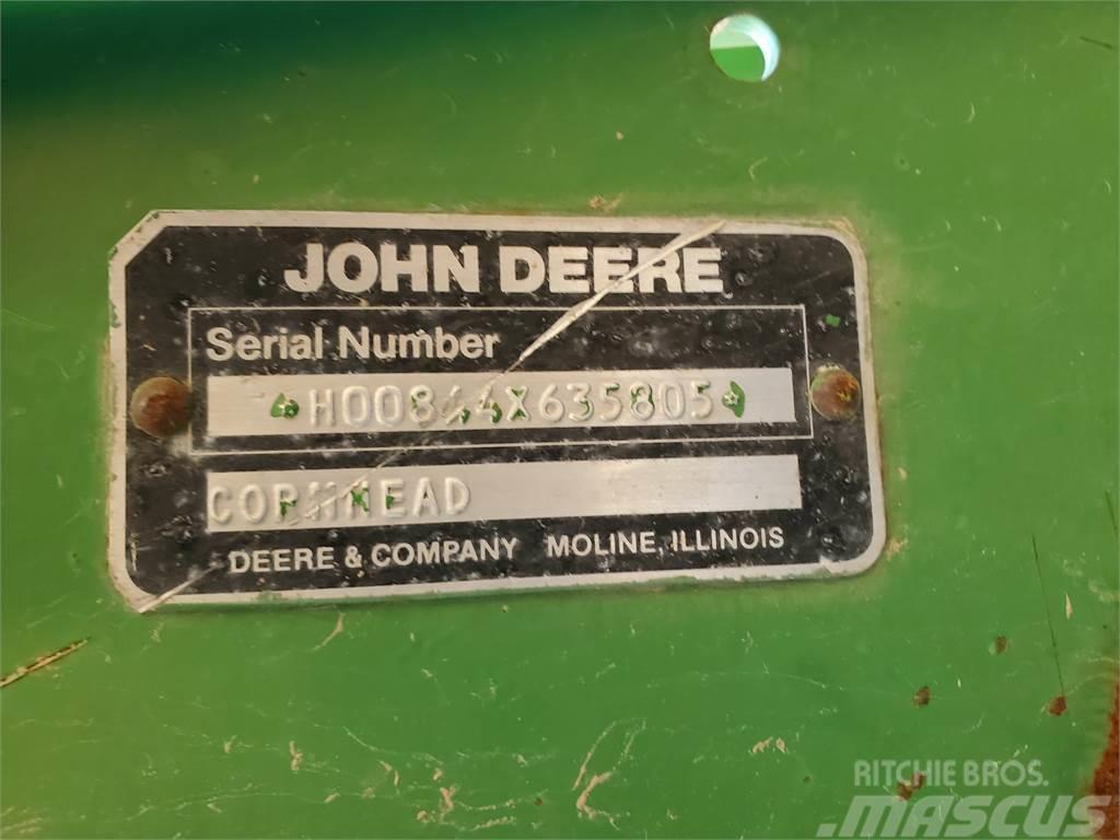 John Deere 844 Leikkuupuimurit