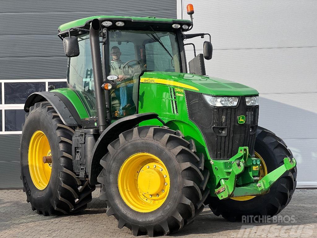 John Deere 7260 R Traktorit