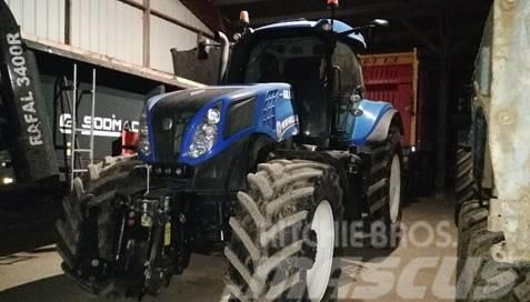New Holland T 8.300 AC Traktorit